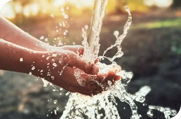 hands under running water